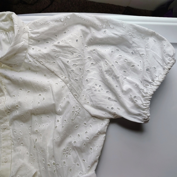 button-tie front eyelet flared dress, cotton raglan Puff sleeves, size L. - Picture 12 of 16